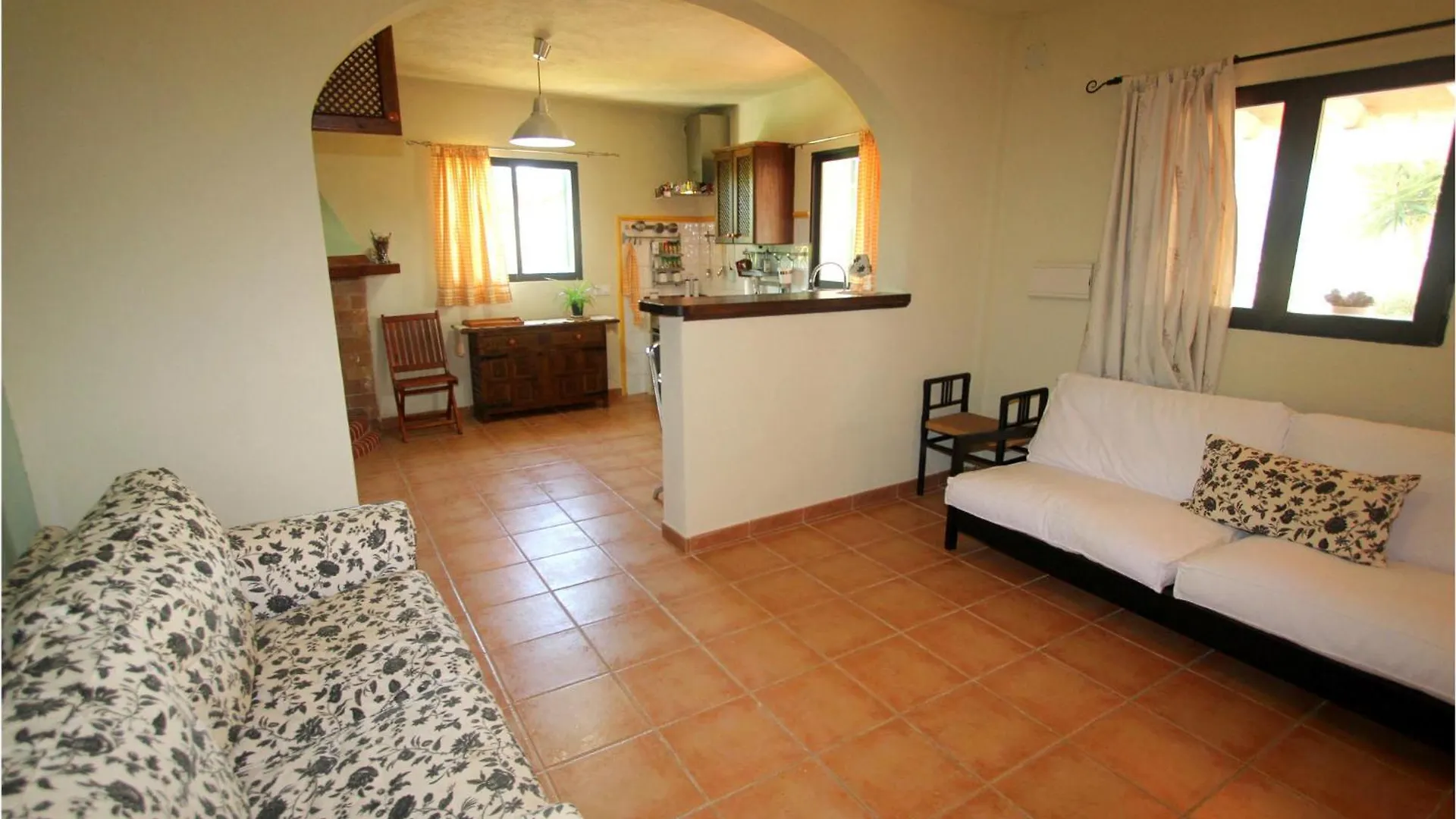 Cozy Home In Algaida With Outdoor Swimming Pool